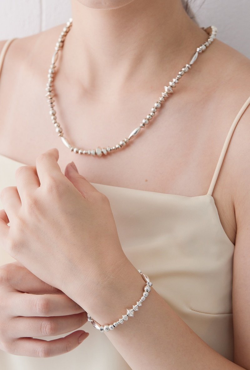 Silver beads necklace
