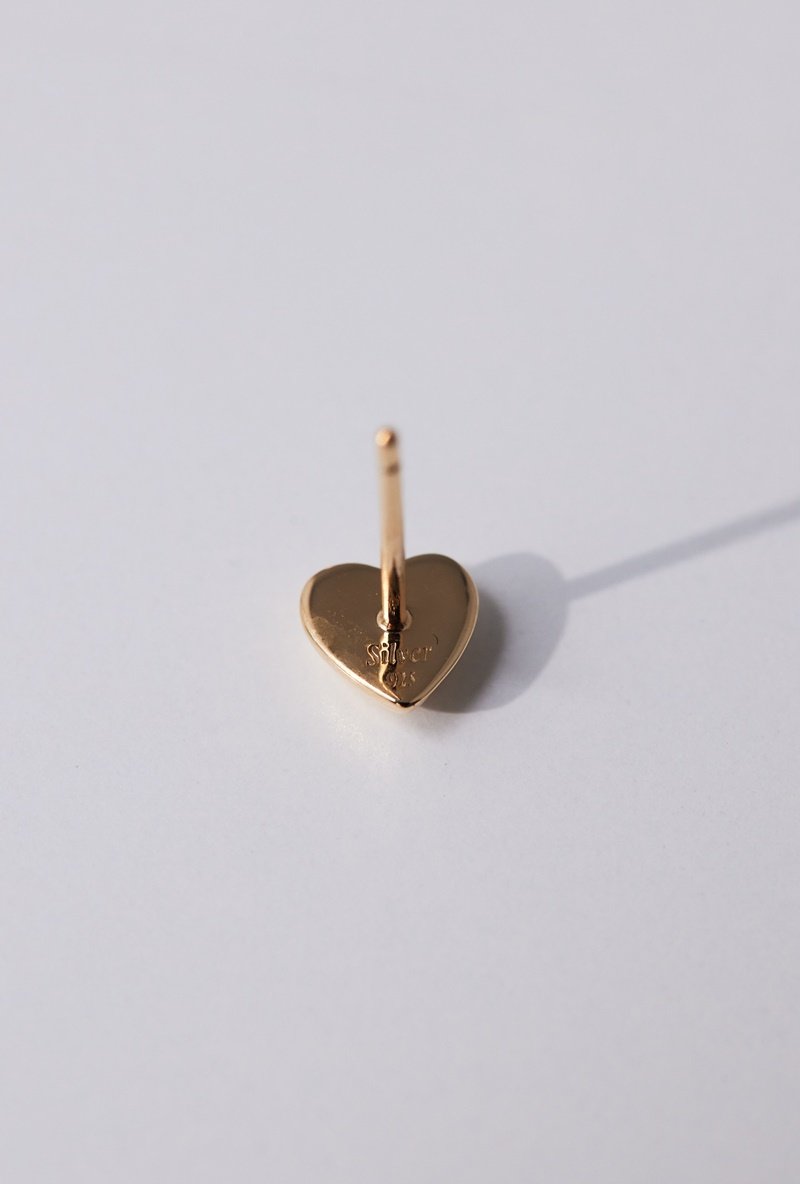 Stud heart earring