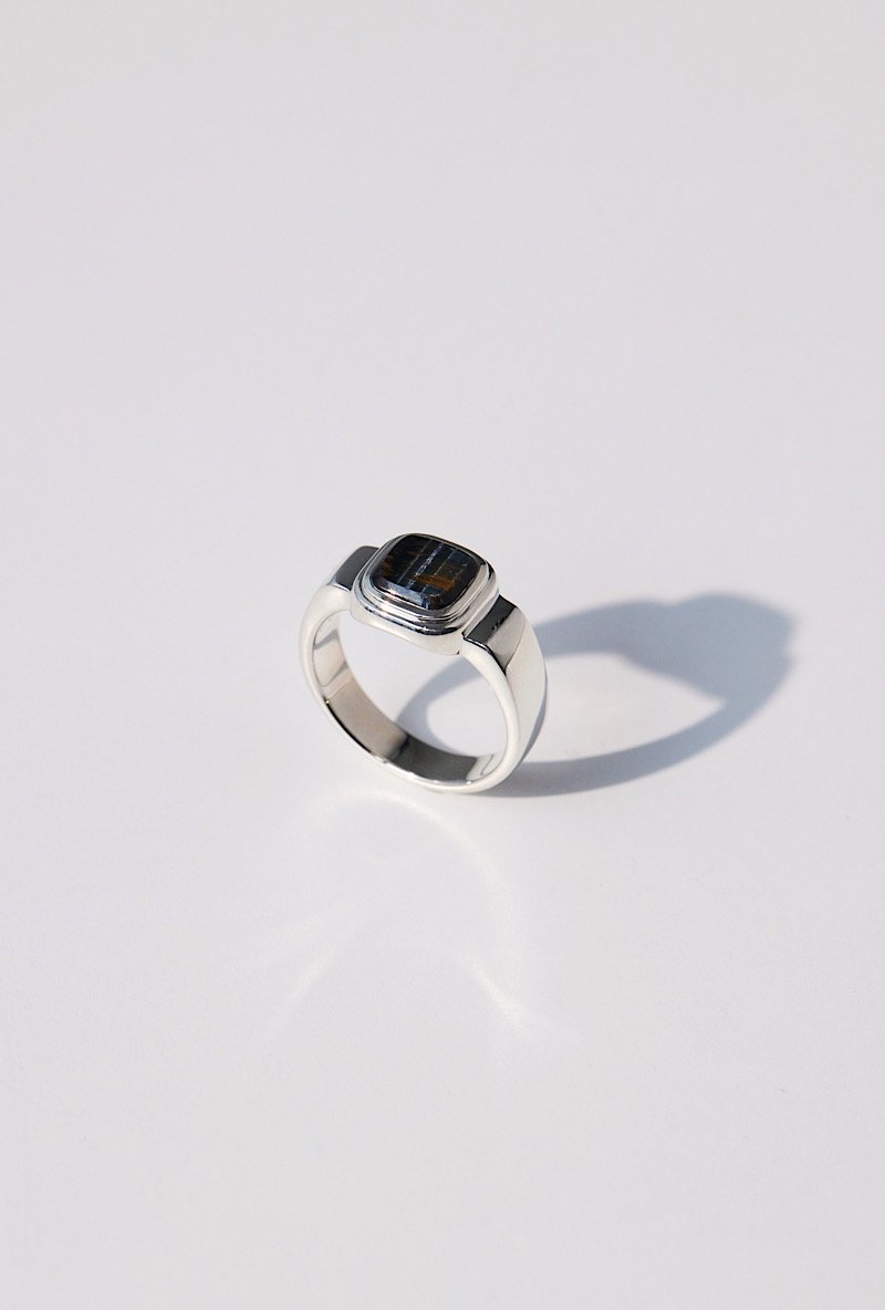 Stone signature ring mini(black)