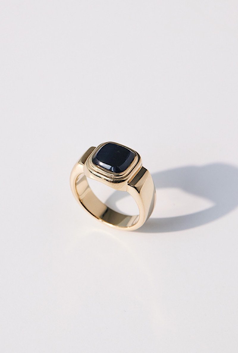 Stone signature ring