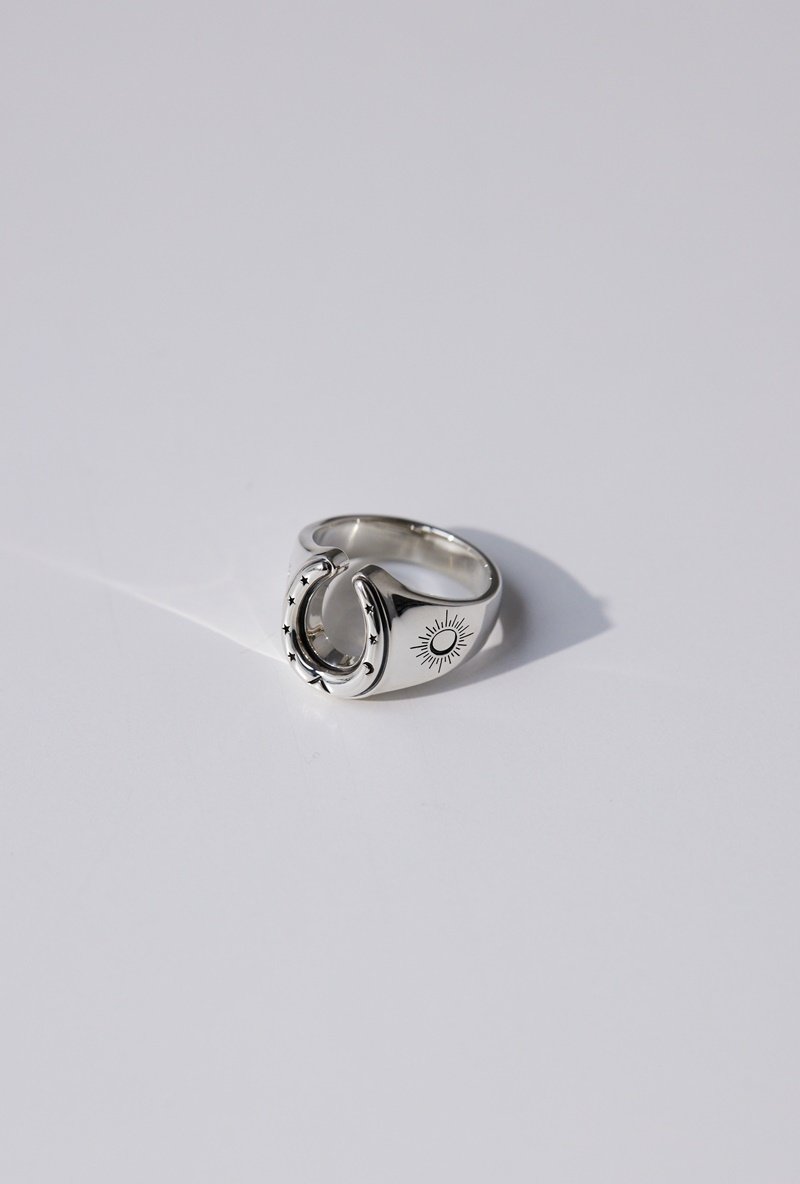 Horse shoe ring/Silver