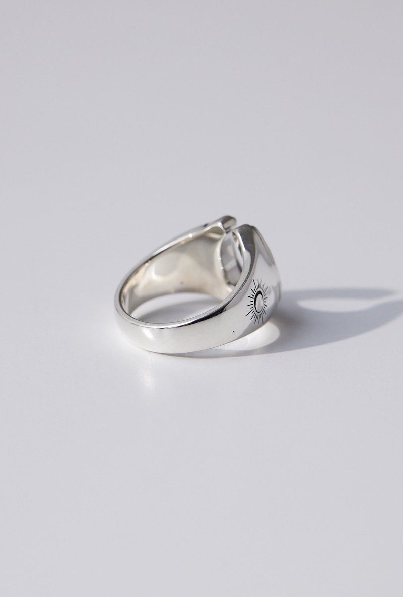 SMOKY BLUE ONLINE STORE / Horse shoe ring/Silver