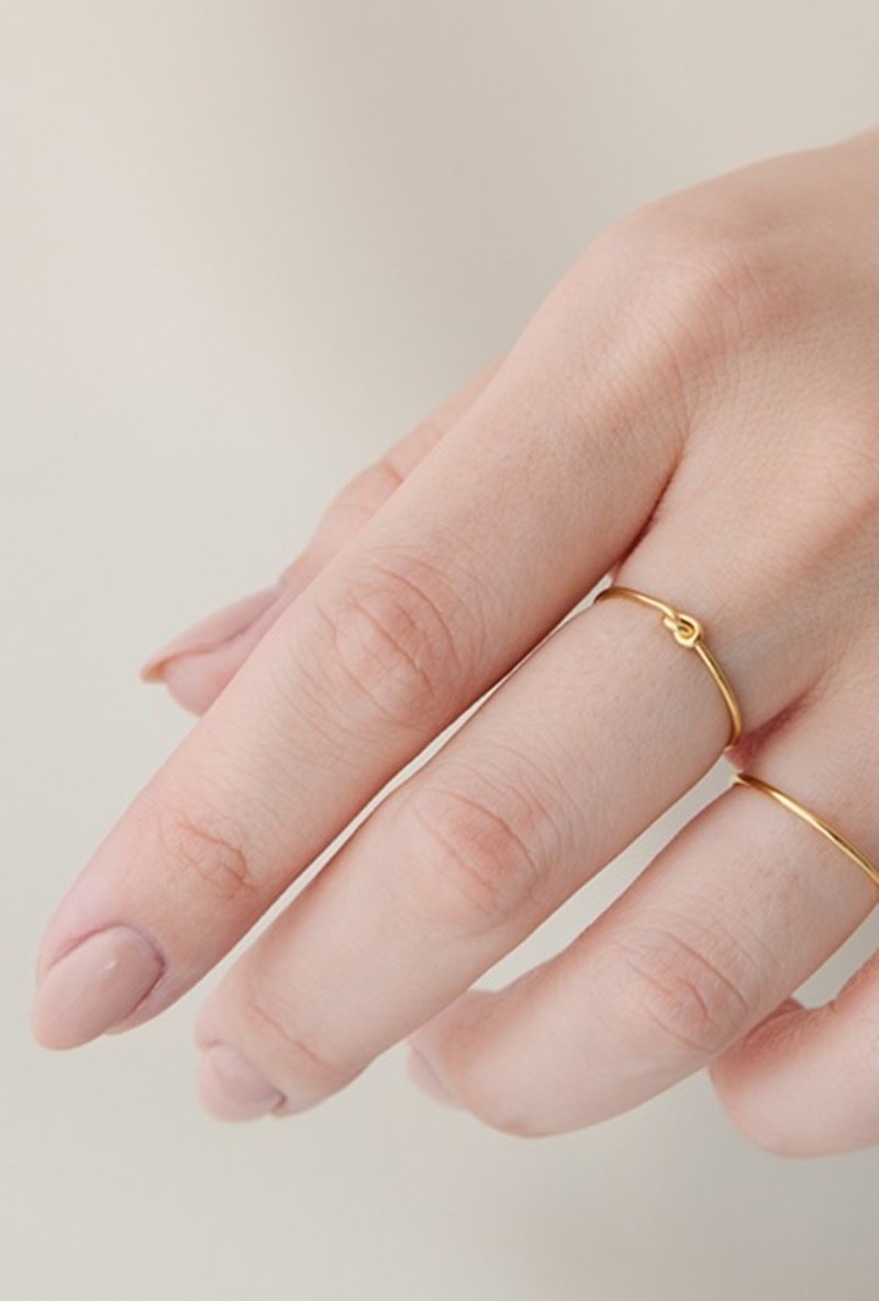 Knot ring