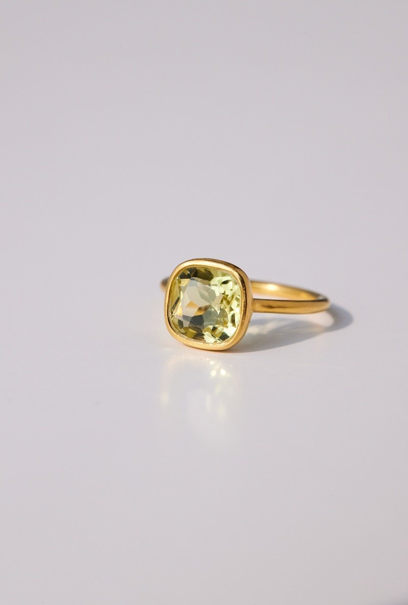 Lemon Quartz ring