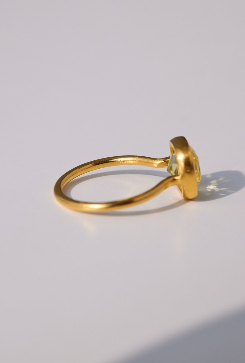 Lemon Quartz ring